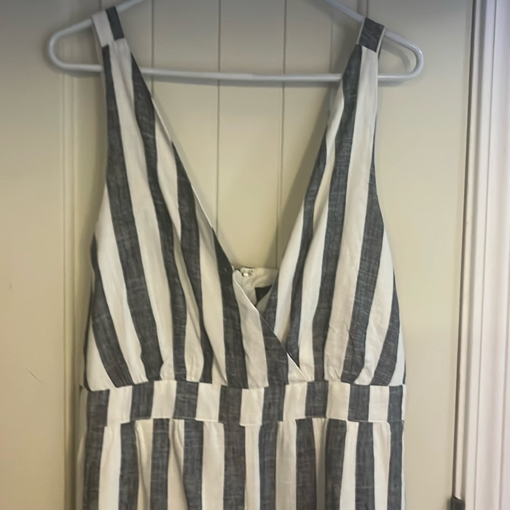 Gabrielle Union Pant suit Grey and white wide stripes Sz LRg. adjustable Straps.